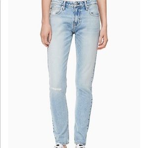 CALVIN KLEIN mid slim rise light wash jeans